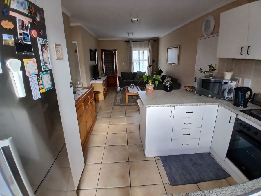 To Let 2 Bedroom Property for Rent in Guldenland Western Cape